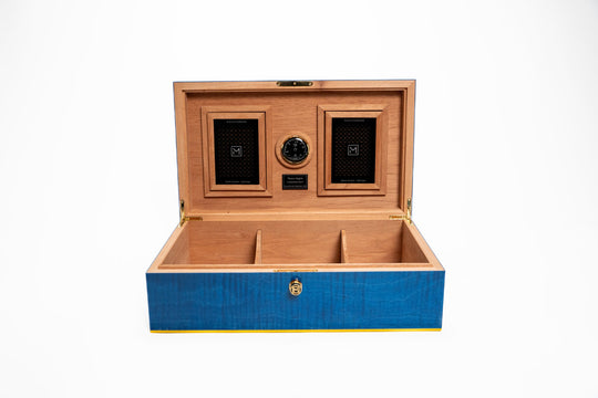 Maccarrone Starry Night 110 Count Limited Edition Humidor, open front view with two humidifiers and German hygrometer in the lid