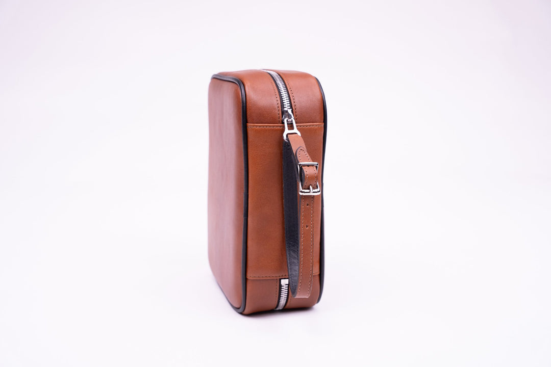 Havana Traveler Whisky & Black w/ Flask (Leather), Brizard and Co luxury cigar accessory at Cigar Inc. Los Angeles
