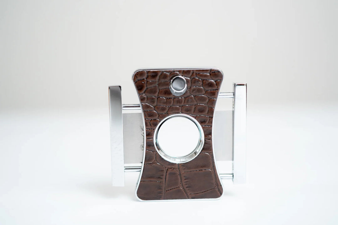 cutters tobacco Choice Original 30gm blade straight cut Rubber handle enclosures for comfort Cuts up to 62 ring gauge cigars Dimensions Brizard & Co. "V" Cutter
