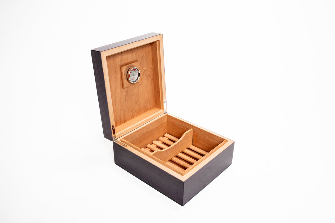 Maccarrone Skull Resin 40 Count Limited Edition Humidor