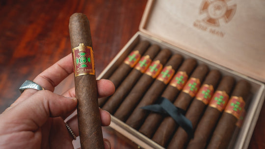 Foundation The Wise Man Maduro Robusto (5 1/2 x 50)