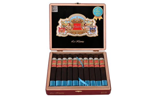 La Historia Box Open - Cigar Inc