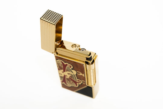 S.T. Dupont OpusX Les Chaines de l'Amour lighter black, open cap detail with flint wheel