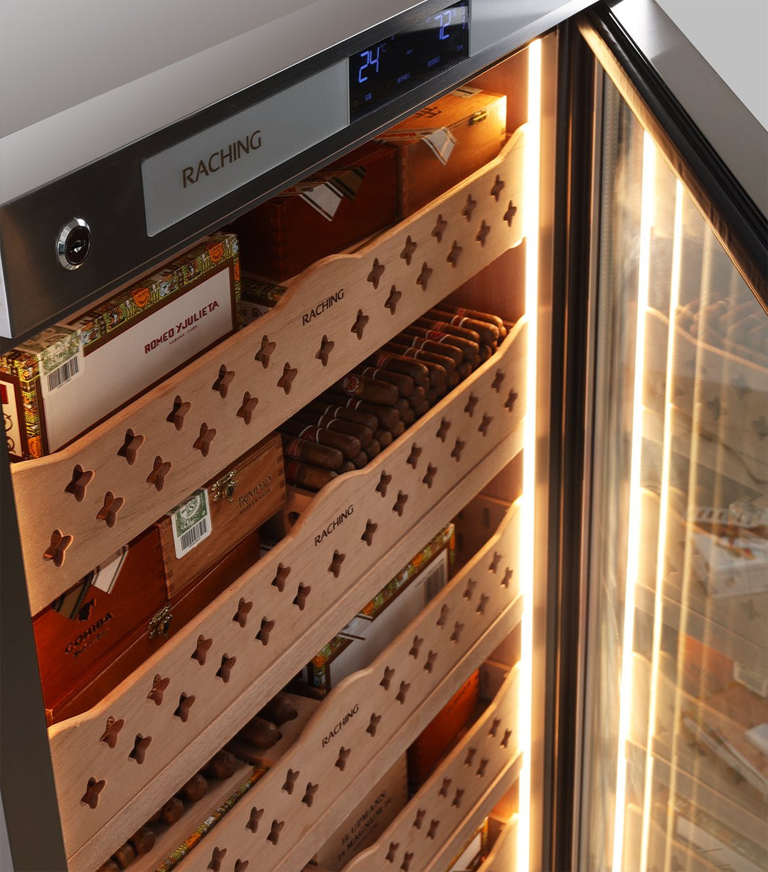 Raching CT48A interior view with LED lighting