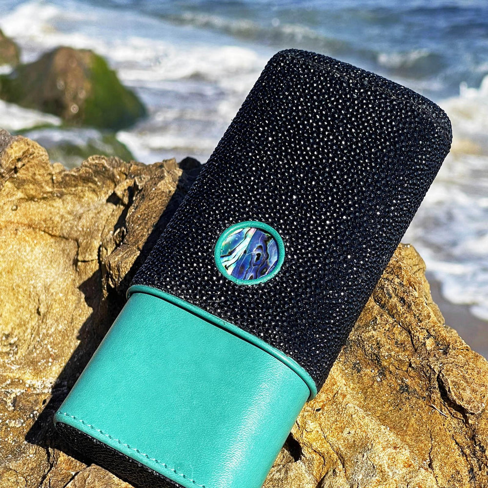 Brizard and Co - The "Show Band" 3 Cigar Case - Abalone and Stingray Leather Collection (Limited Edition) (Leather, Stingray, Abalone)