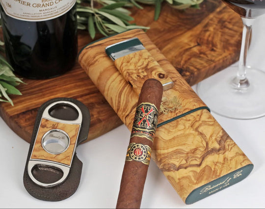 Brizard and Co - The "Show Band" 3 Cigar Case - Olive Wood and Green Leather (Leather, Exotic Wood)