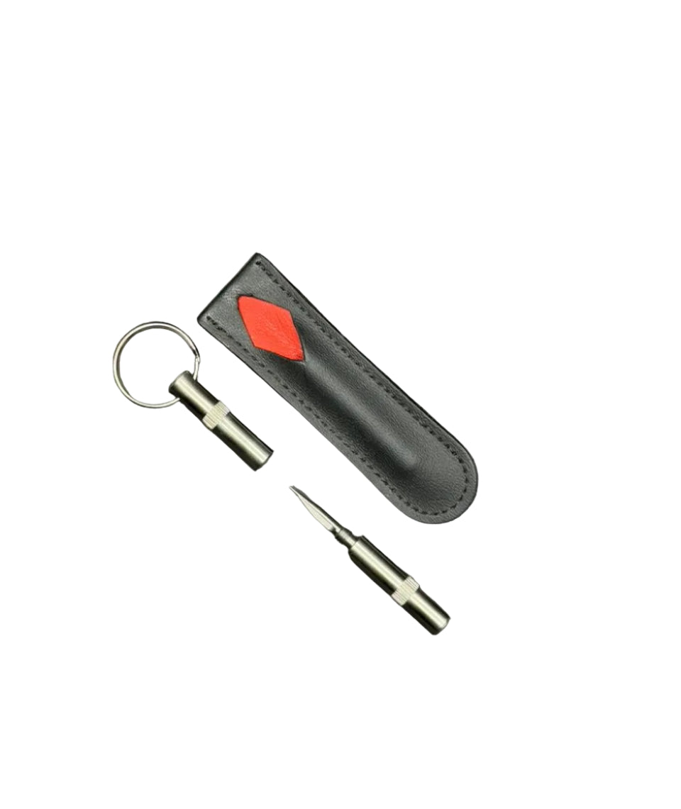 Brizard & Co - Trilogy “Spear” Cutter - Racing Black & Red Collection